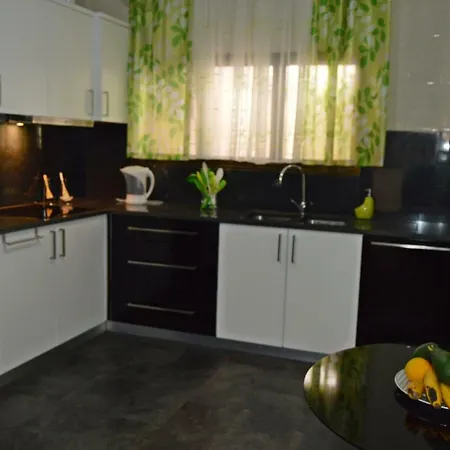 House In With Panoramic View 2-6