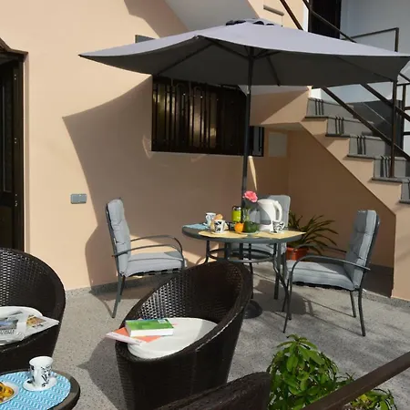 House In With Panoramic View 2-6